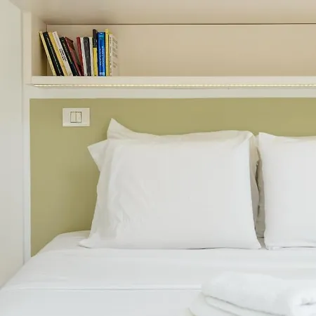 Adorable 2 Bedrooms Apt W Bomb Shelter Next To The Beach Тель-Авив Экстерьер фото