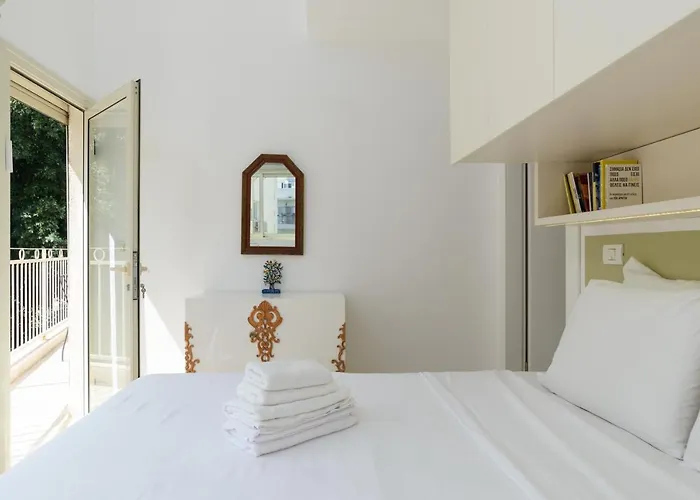 Adorable 2 Bedrooms Apt W Bomb Shelter Next To The Beach
