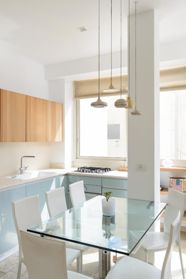 Adorable 2 Bedrooms W Bomb Shelter Next To The Апартаменты *