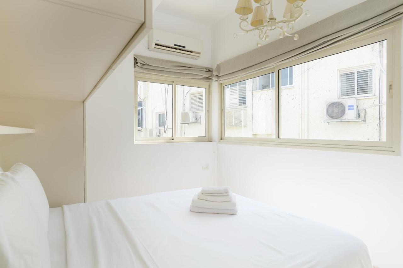 Adorable 2 Bedrooms W Bomb Shelter Next To The