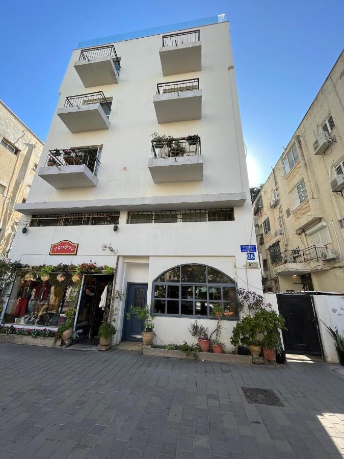 Апартаменты Adorable 2 Bedrooms W Bomb Shelter Next To The